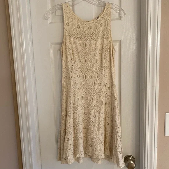Bb Dakota Dresses | Bb Dakota Cream Renley Fit And Flare Lace Sleeveless Dress, Size 6 | Color: Cream/White | Size: 6 | Alexlynnphipps's Closet Bb Dakota Dresses | Bb Dakota Cream Renley Fit And Flare Lace Sleeveless Dress, Size 6 | Color: Cream/White | Size: 6 | Alexlynnphipps's Closet